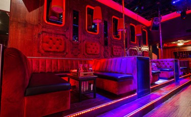 Pretty Please Lounge in Scottsdale