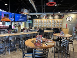 uncle-bear’s-grill-tap-scottsdale-4